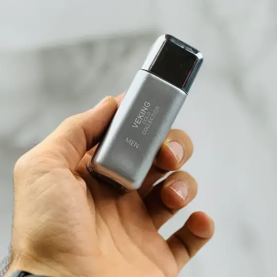 عطر ادکلن کارولینا هررا 212 وی آی پی مردانه