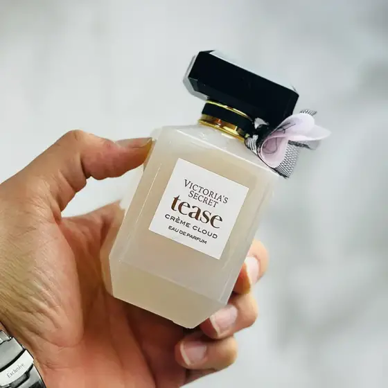 عطر ادکلن ویکتوریا سیکرت تیس کرم کلاود
